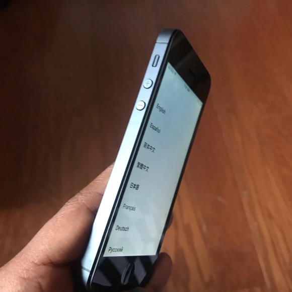 IPhone 5 | unlocked | - Picture 3 of 4